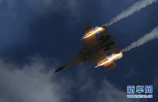 تكشف القوات الجوية الصينية عن صور سرية لمقاتلات من زاوية النظر الجوية (2)