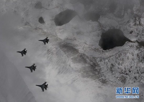 تكشف القوات الجوية الصينية عن صور سرية لمقاتلات من زاوية النظر الجوية (21)