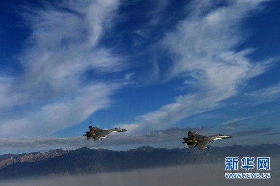 تكشف القوات الجوية الصينية عن صور سرية لمقاتلات من زاوية النظر الجوية (4)
