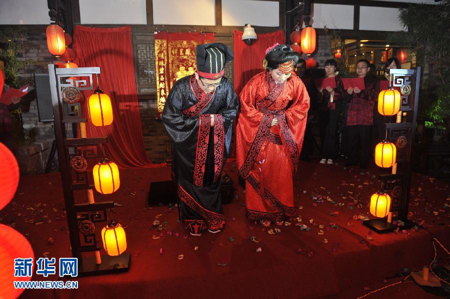 إقامة حفل زفاف وفقا لطقوس عهد أسرة هان فى مدينة قوييانغ (2)