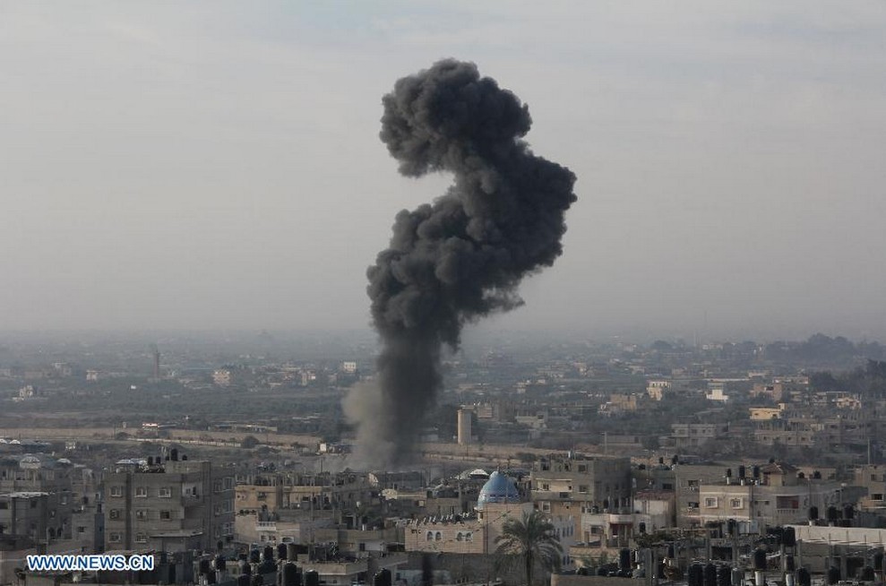 ارتفاع عدد القتلى الفلسطينيين إلى 158 في اليوم الثامن من الهجوم الإسرائيلي على غزة
