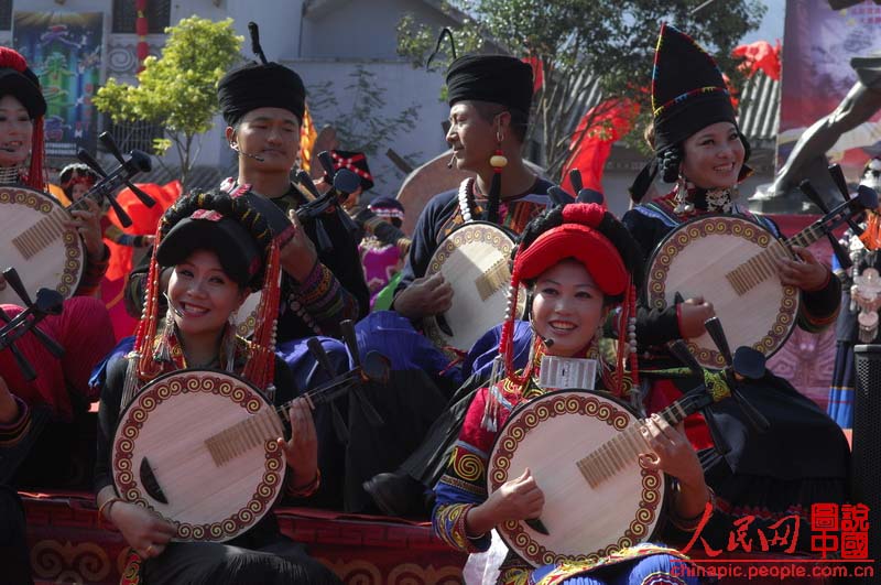قومية يي بليانغشان سيتشوان تحتفل بالسنة الجديدة (16)