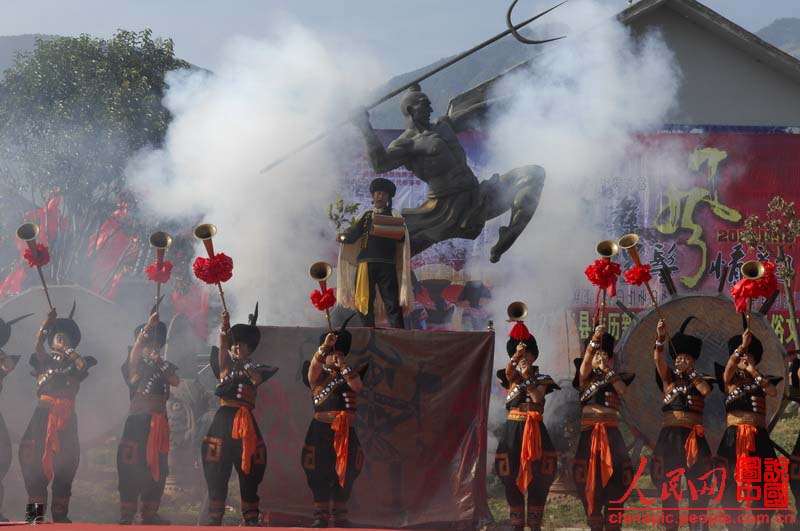 قومية يي بليانغشان سيتشوان تحتفل بالسنة الجديدة (14)