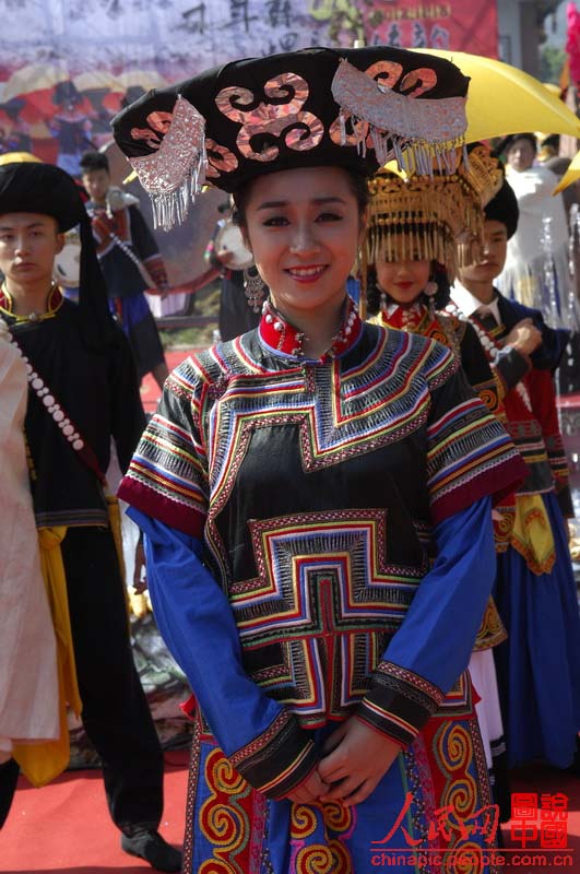 قومية يي بليانغشان سيتشوان تحتفل بالسنة الجديدة (5)