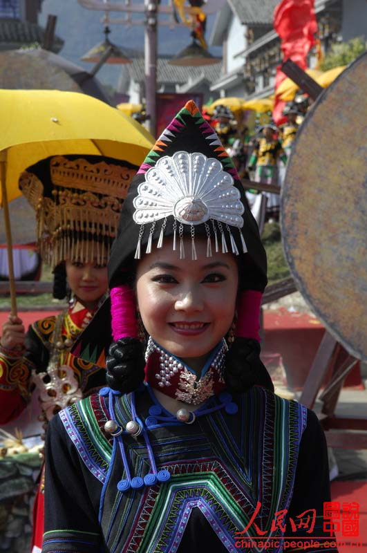 قومية يي بليانغشان سيتشوان تحتفل بالسنة الجديدة (4)