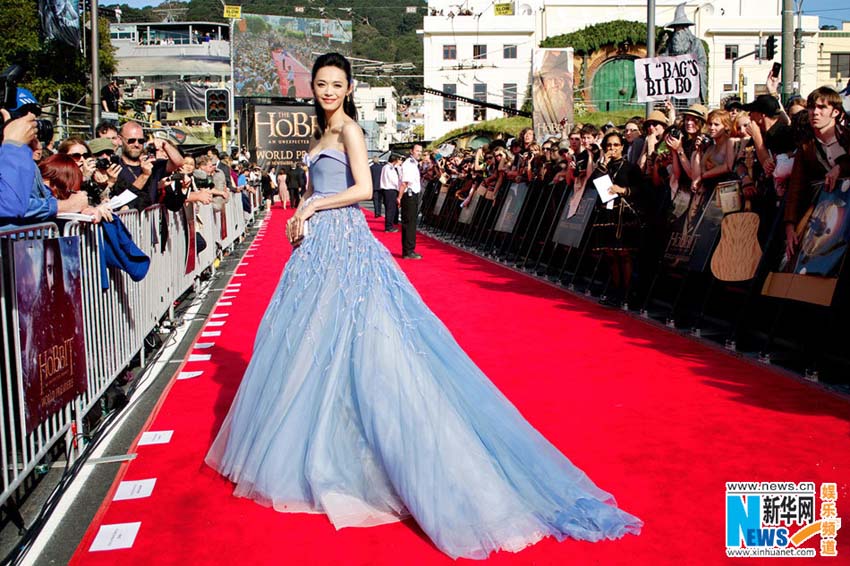 الممثلة الصينية ياو تشن تحضر مراسم العرض الأول لفيلم "هوبيتس" في نيوزيلاند (5)