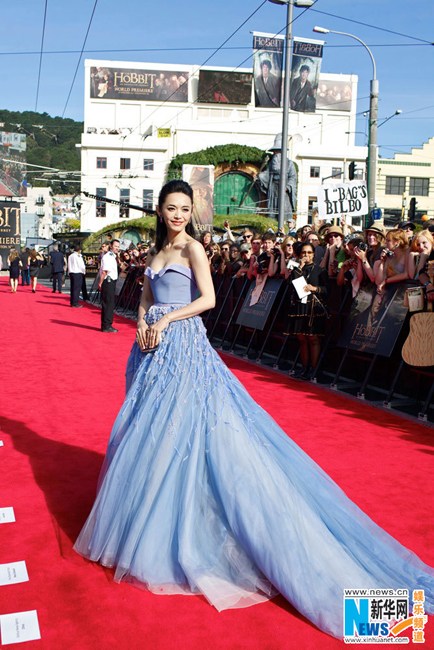 الممثلة الصينية ياو تشن تحضر مراسم العرض الأول لفيلم "هوبيتس" في نيوزيلاند (3)