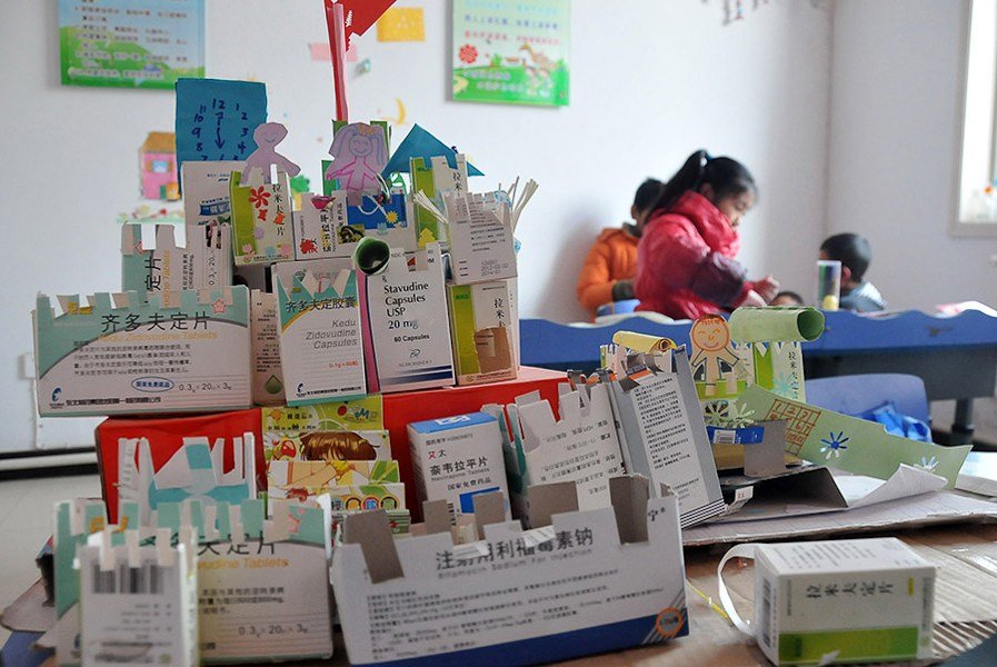 صور عالية الوضوح:زيارة إلى المدرسة الوحيدة لرعاية الأطفال المصابين بالإيدز فى الصين (2)