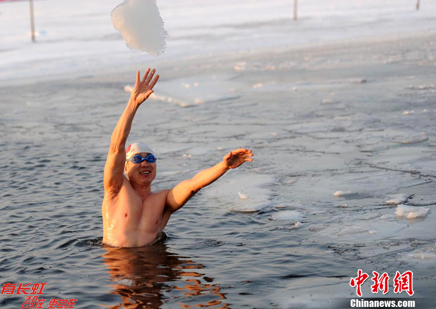 السباحة الشتوية، مناظر فريدة في شمال الصين 