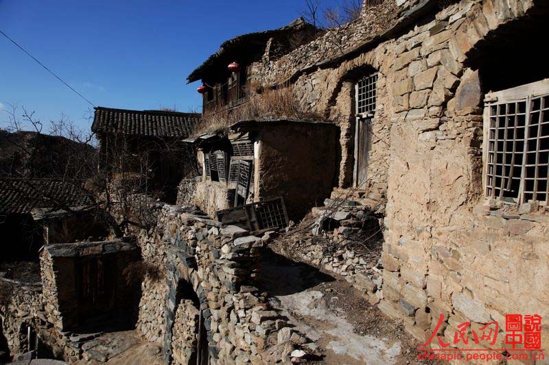 قرية داه بين : قصر بوتالا في الجبال (10)
