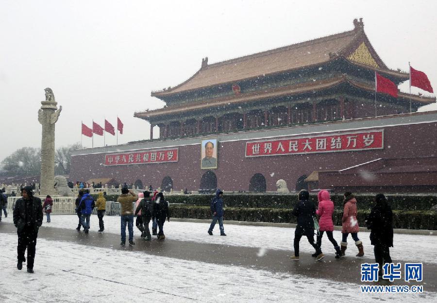 الثلوج الكثيفة تهطل على بكين  (20)