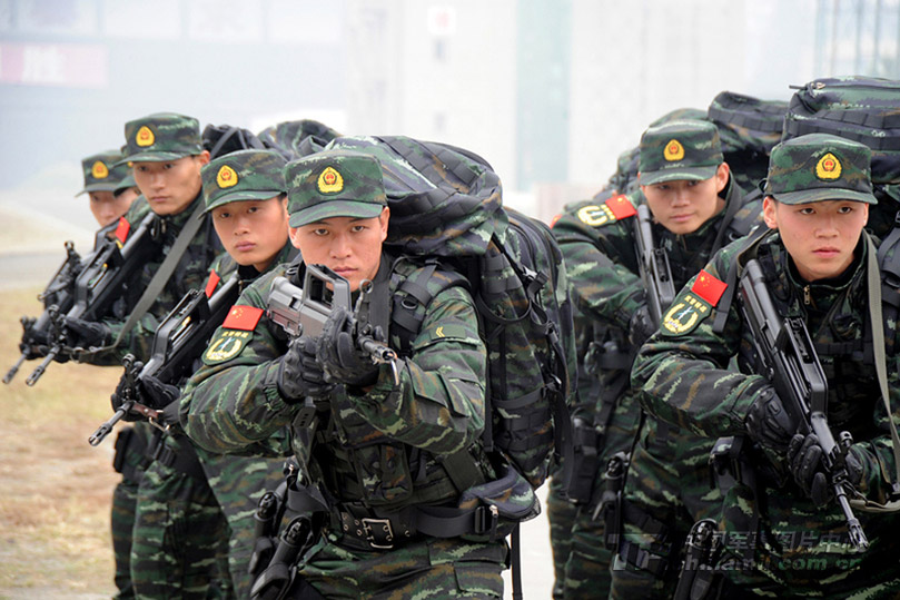 صور عالية الوضوح: تدريبات القوات الخاصة فى سيتشوان بالزي القتالي الجديد