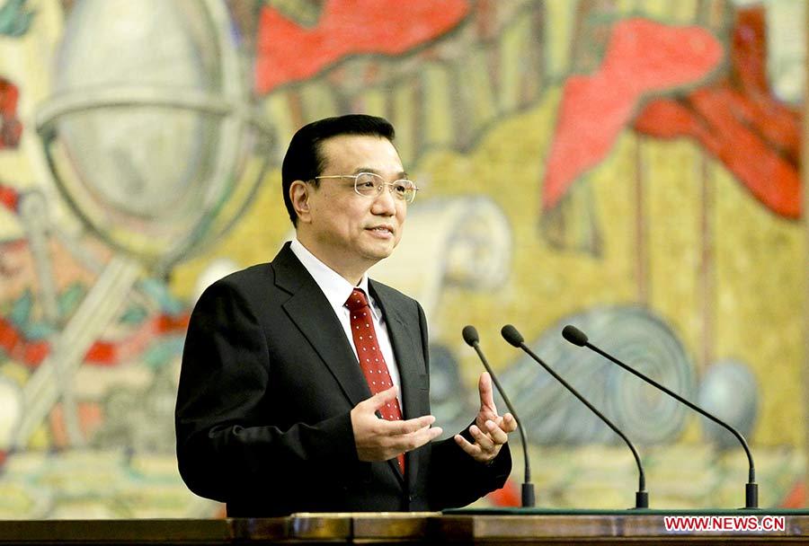 بكين 23 ديسمبر 2012/فى الصورة الملتقطة يوم 28 ابريل 2012, لي كه تشيانغ يلقي كلمة في جامعة موسكو.