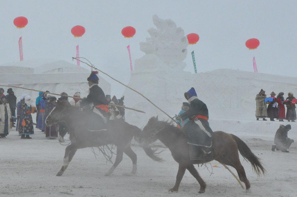 افتتاح مهرجان "نادامو" الشتوي 2012 في منغوليا الداخلية (3)