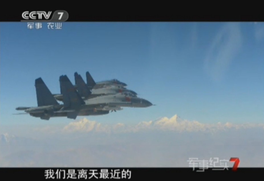 مقاتلات جيان -11 الصينية تطير فوق قمة الهيمالايا (8)