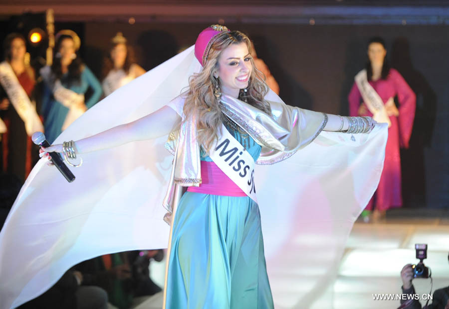 السورية نادين بن فهد تفوز بلقب ملكة جمال العرب 2012 بالقاهرة 
