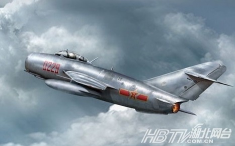 صور الطائرة المقاتلة الصينية جيان-16 تظهر على الانترنت لأول مرة