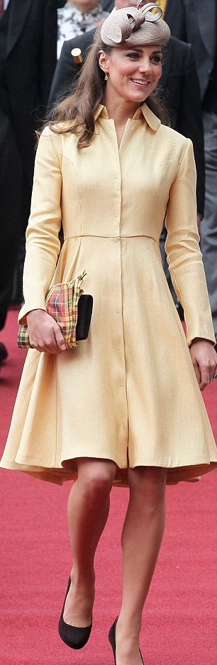 لمحة عن أساليب الموضة لكيت الأميرة البريطانية (27)