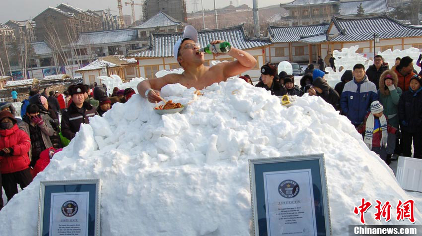 "ملك الجليد" في العالم مدفون في الثلوج