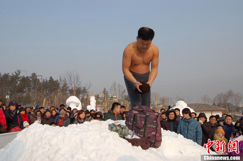 "ملك الجليد" في العالم مدفون في الثلوج (2)