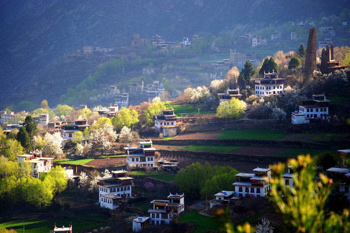 قرية الجمال : قرية تبتية في محافظة دانبا التبتية 