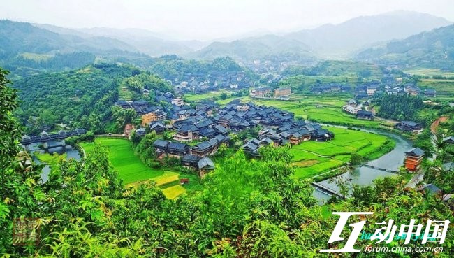 قري تشانغ يانغ لقومية دونغ الساحرة