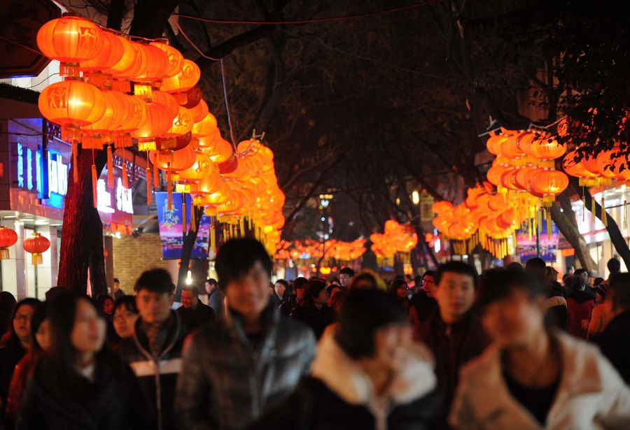 نانجينغ تستضيف مهرجان الفوانيس للاستقبال عيد الربيع (5)