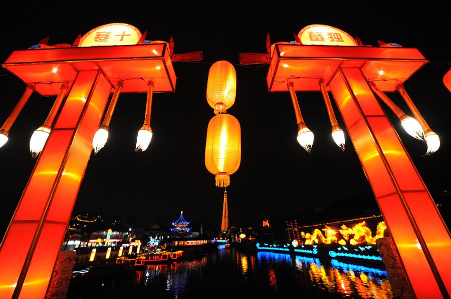 نانجينغ تستضيف مهرجان الفوانيس للاستقبال عيد الربيع (2)