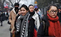 حسناوات صينيات يشاركن في امتحان للقبول بمعهد الدراما المركزي الصيني