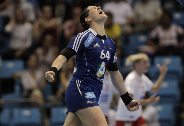 لاعبة كرة اليد الفرنسية الكسندرا(25 سنة)، شاركت للمرة الثانية في الألعاب الأولمبية بدورتها عام 2012.   