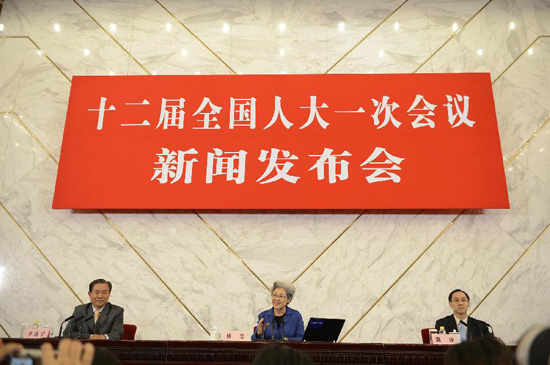 الهيئة التشريعية الوطنية الصينية تعطي 31 مقعدا للعمال المهاجرين 