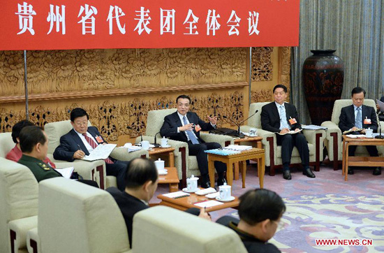 الزعماء والمشرعون الصينيون يناقشون تقرير عمل الحكومة 