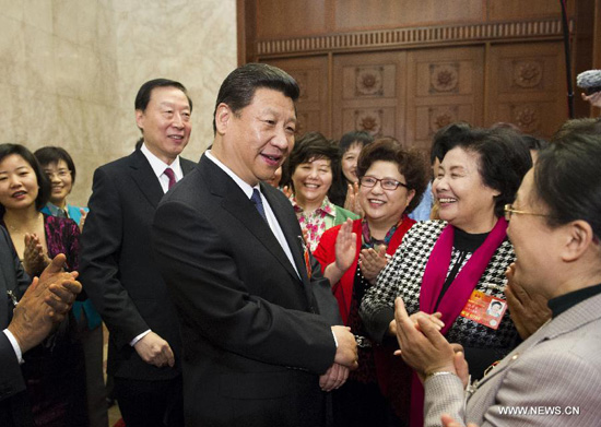 زعماء ومشرعون صينيون يناقشون تقرير عمل الحكومة 