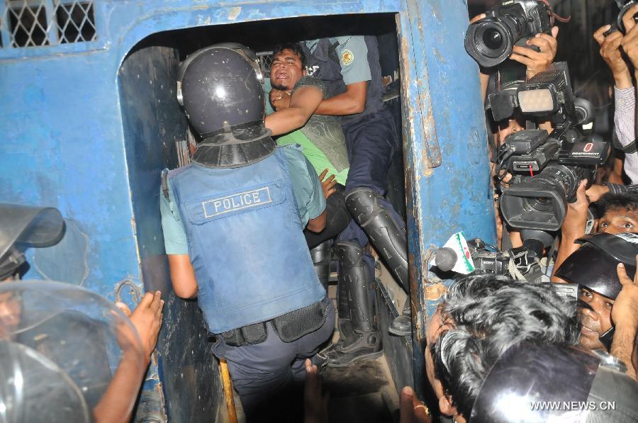 شرطة بنجلاديش تهاجم مقر المعارضة (3)