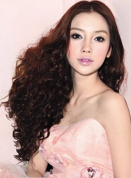 تسريحات الشعر المختلفة والرائعة للممثلة الصينية "آنجل بيبي"  (11)