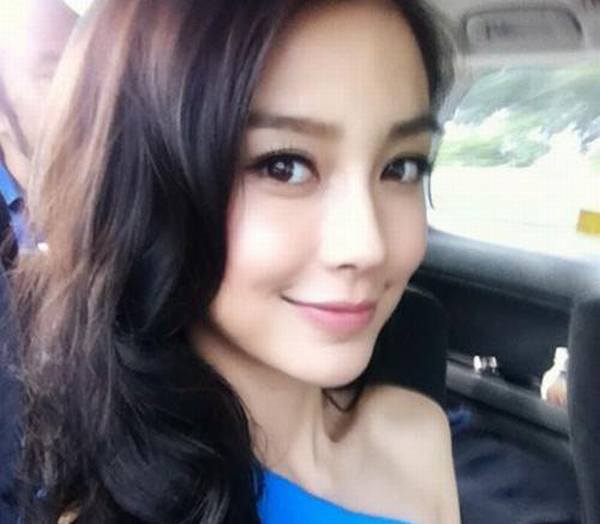 تسريحات الشعر المختلفة والرائعة للممثلة الصينية "آنجل بيبي"  (10)