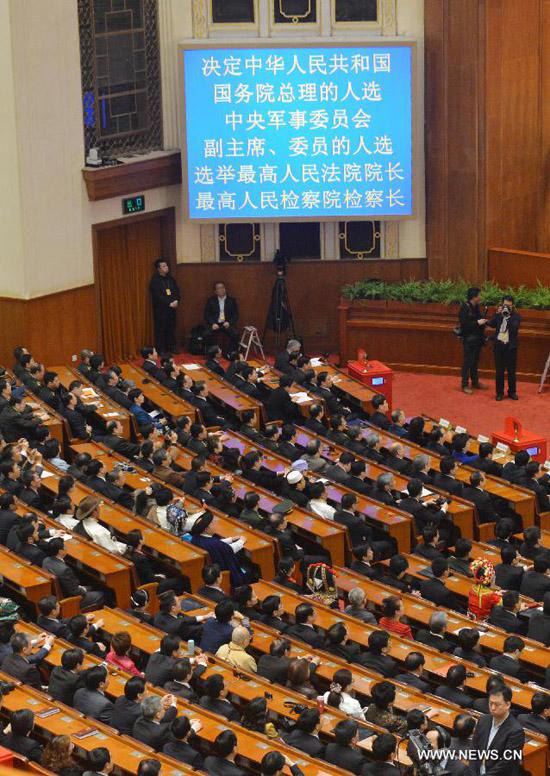 عاجل: شي جين بينغ يرشح لي كه تشيانغ لمنصب رئيس مجلس الدولة