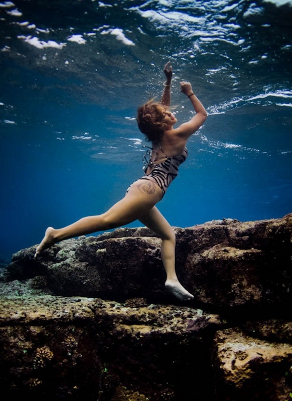 مصورة أمريكية تأخذ صورا مذهلة ورائعة تحت المياه  (13)