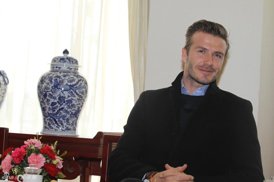 وصول ديفيد بيكهام إلى بكين كسفير للدوري الصيني الممتاز لكرة القدم  (10)