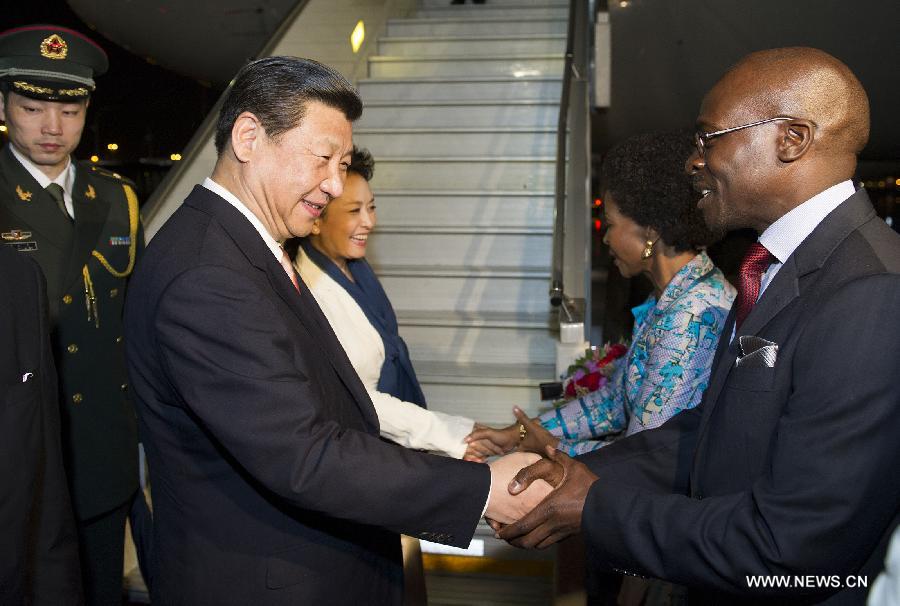 الرئيس الصيني يصل إلى جنوب افريقيا في زيارة دولة ولحضور قمة البريكس 