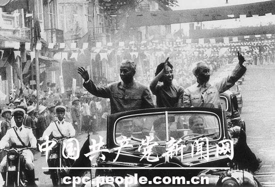 تلقى ليو شاو تشي و وانغ قوانغمي ترحيبا حارا في فيتنام.