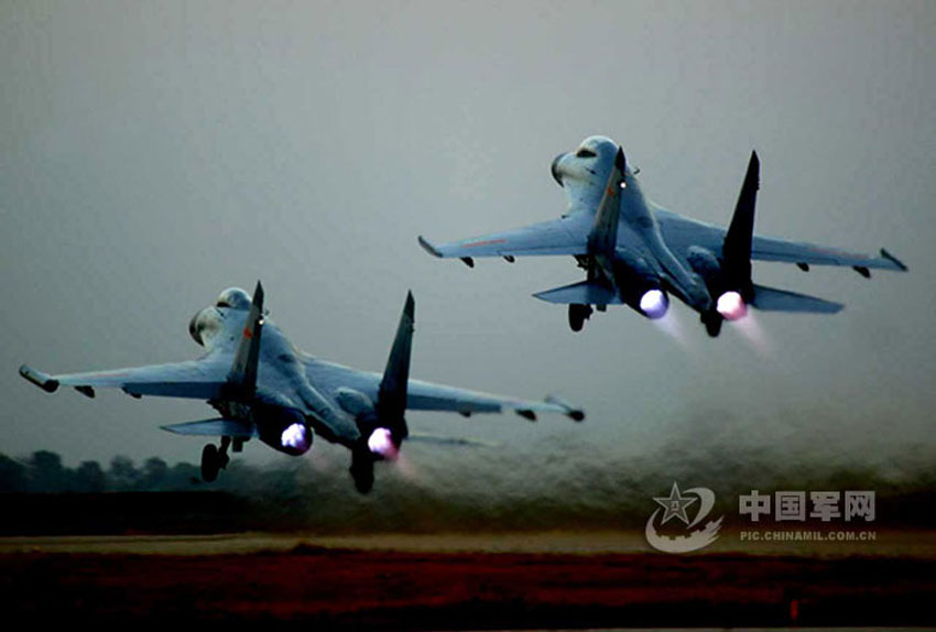 مجموعة صور: مقاتلة التدريب سو-27UBK للقوات الجوية الصينية (8)