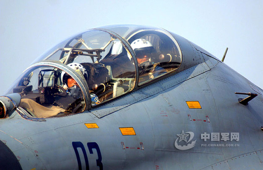 مجموعة صور: مقاتلة التدريب سو-27UBK للقوات الجوية الصينية (6)