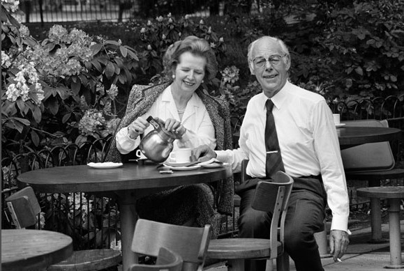 وفاة رئيسة الوزراء البريطانية السابقة مارغريت ثاتشر بعد إصابتها بسكتة دماغية (6)