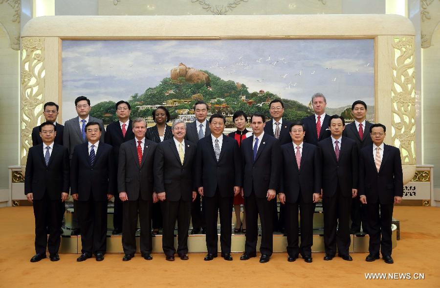 الرئيس الصيني يلتقي مع المشاركين في المنتدى الصينى الامريكى الثاني للحكام (2)