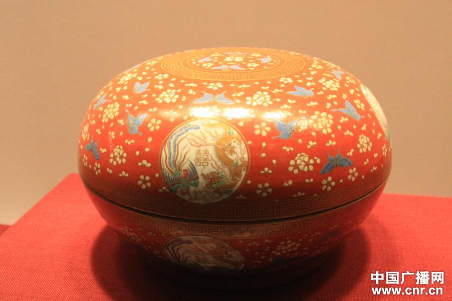 معرض الخزفيات للإمبراطورة الأم  تسي شي يقام في متحف العاصمة ببكين (22)