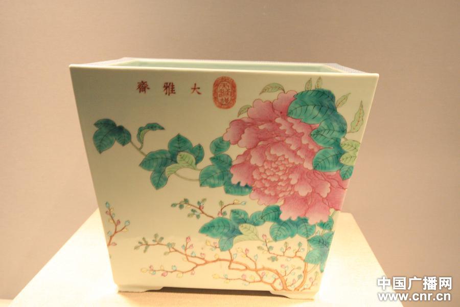 معرض الخزفيات للإمبراطورة الأم  تسي شي يقام في متحف العاصمة ببكين (23)