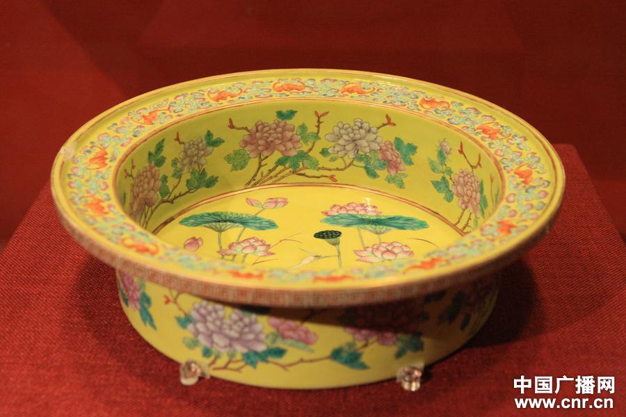 معرض الخزفيات للإمبراطورة الأم  تسي شي يقام في متحف العاصمة ببكين (12)