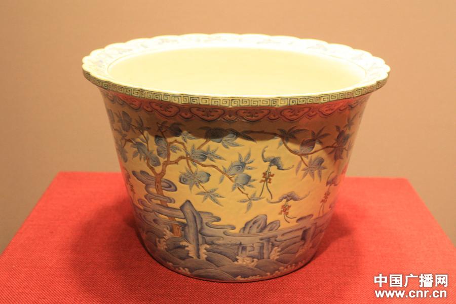 معرض الخزفيات للإمبراطورة الأم  تسي شي يقام في متحف العاصمة ببكين (11)