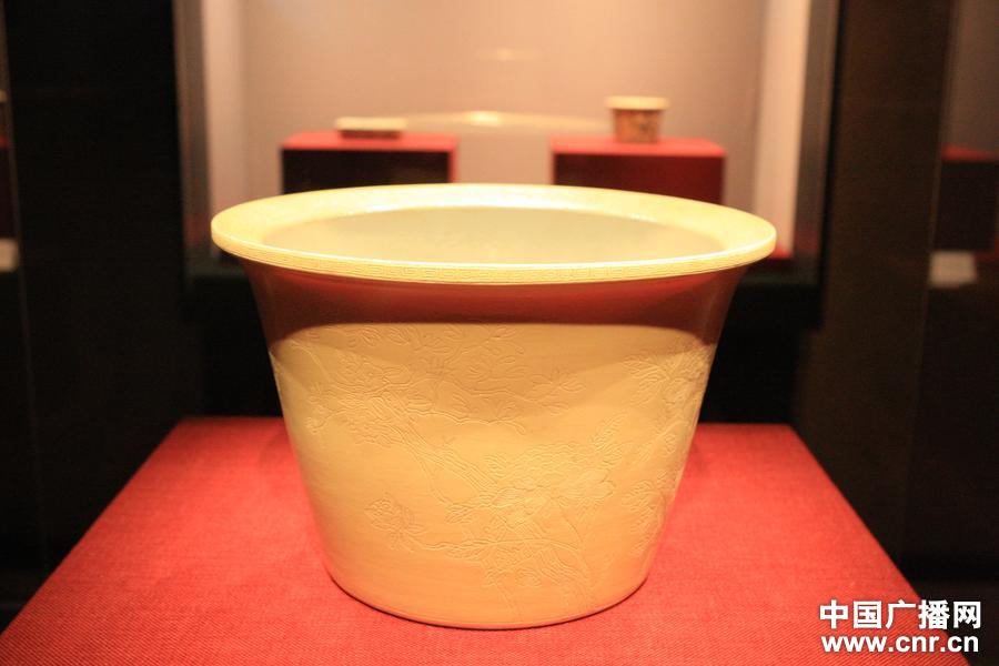 معرض الخزفيات للإمبراطورة الأم  تسي شي يقام في متحف العاصمة ببكين (9)